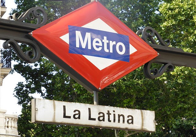 Cartel Metro de La Latina Madrid